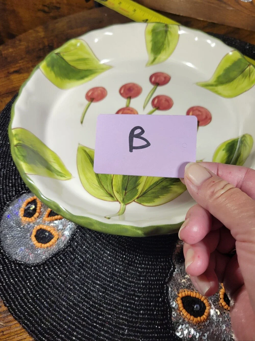 Laurie Gates 1999 cherry pattern Quiche/pie dish